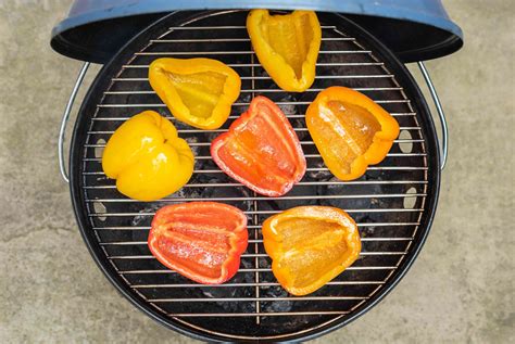 ピーマン焼き浸し：食卓の芸術と文化の交差点